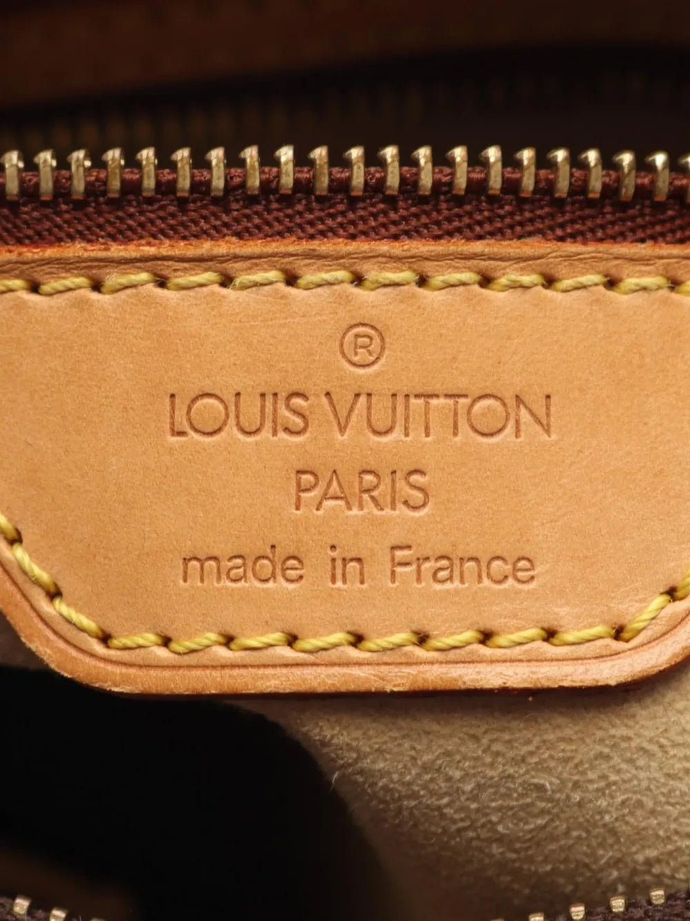 Pre-OwnedLouis Vuitton Pre-Owned2001 Looping MM monogram shoulder bag
