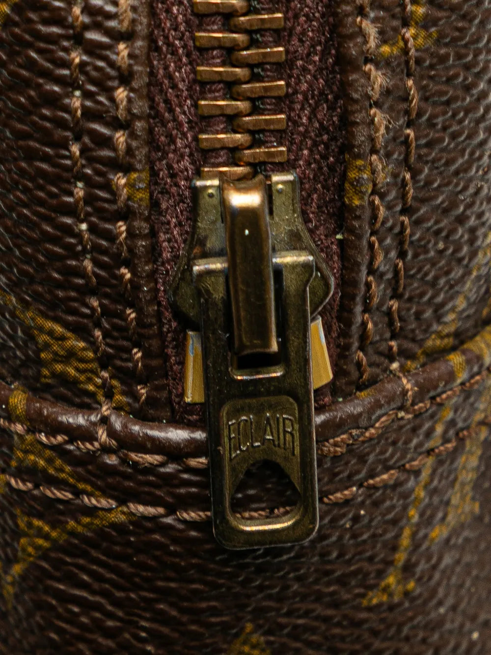 Pre-OwnedLouis Vuitton Pre-Owned1990-2025 Monogram Trousse Toilette 23 clutch bag