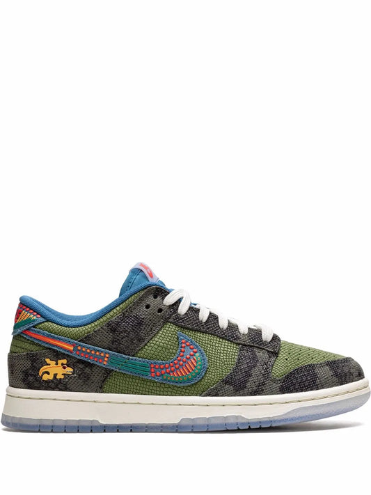 Nike Dunk Low Siempre Familia Sneakers