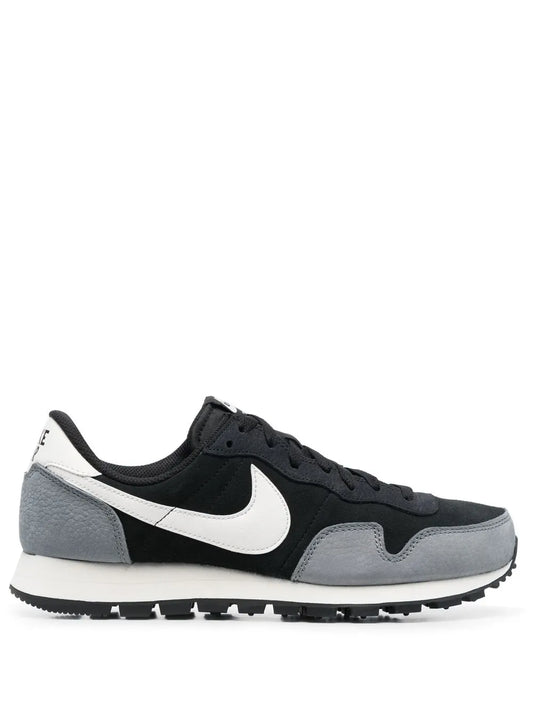 Nike Air Pegasus 83 Low-Top Sneakers