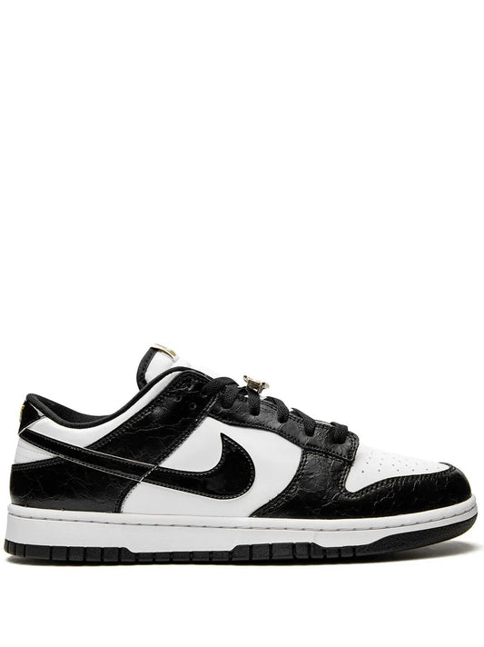 Nike Dunk Low World Cham - Black White Sneakers