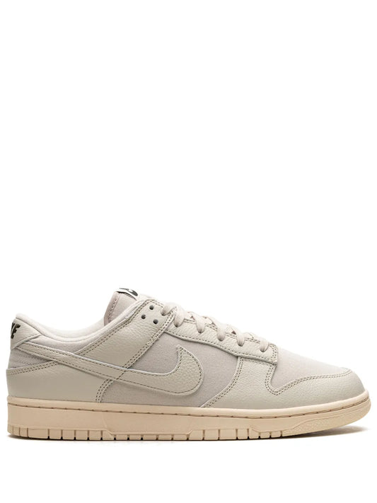 Nike Dunk Low Light Orewood Brown Sneakers