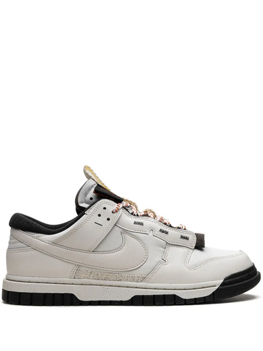 Nike Dunk Low Remastered Sail/Black Sneakers