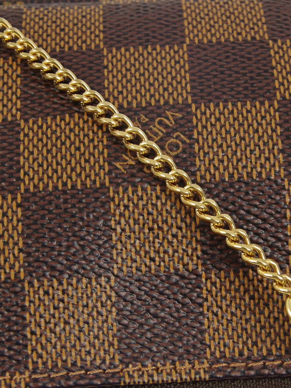 Pre-OwnedLouis Vuitton Pre-Owned2008 mini Pochette Accessoires clutch bag