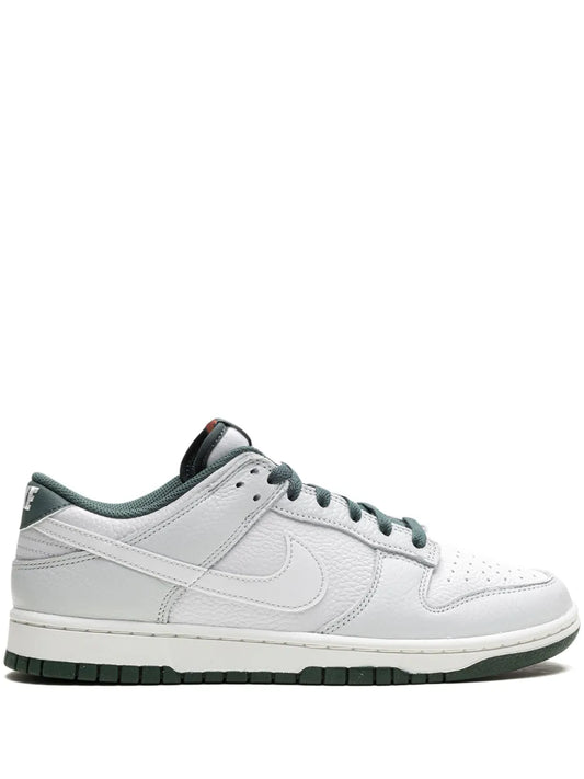 Nike Dunk Low Retro Se Vintage Green Sneakers