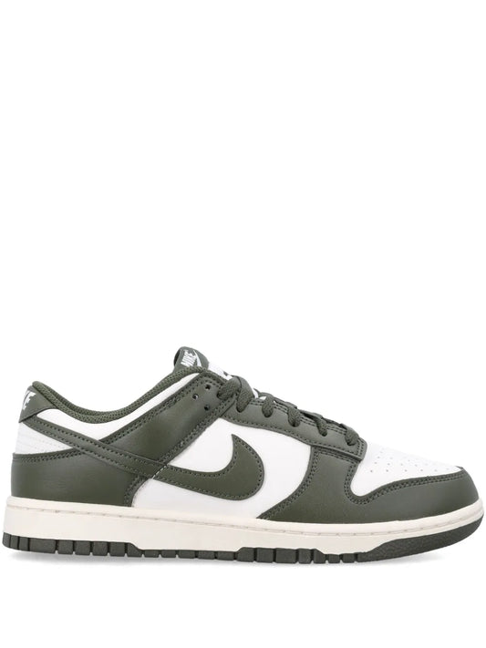 Nike Dunk Low Retro Sneakers