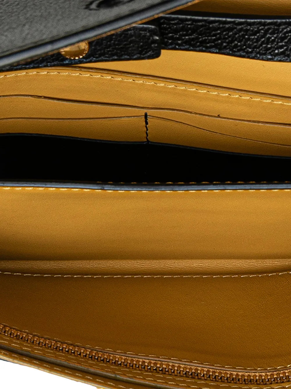 Pre-OwnedBurberry Pre-Owned2000-2017 Leather Hayes D Ring crossbody bag