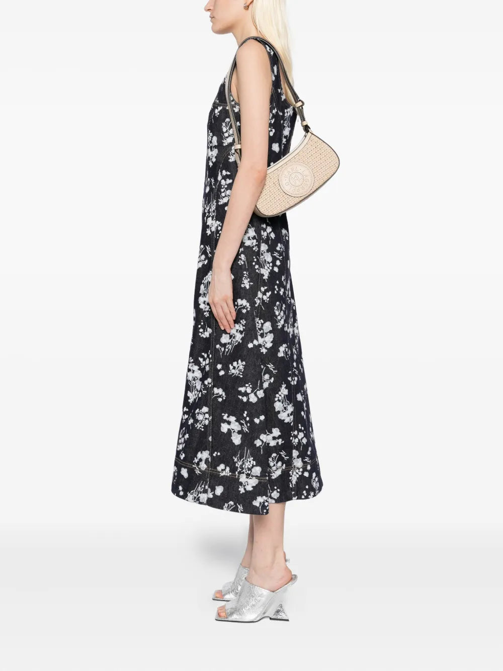 Karl LagerfeldCircle shoulder bag
