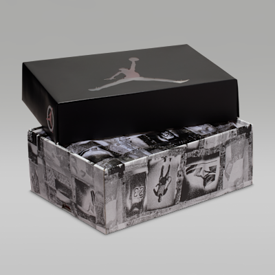 Air Jordan 4 Retro Flight Club